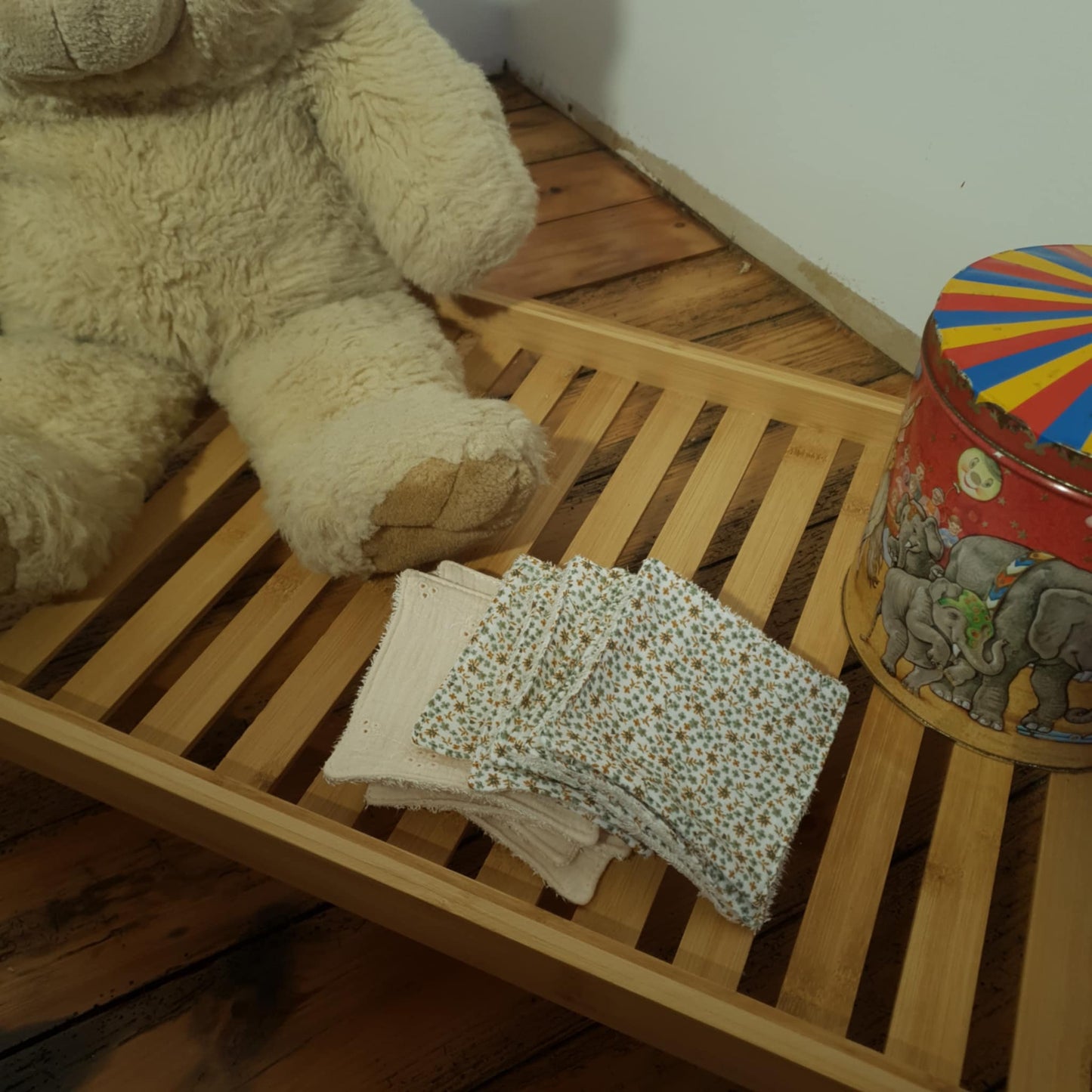 Petit panier et lingettes