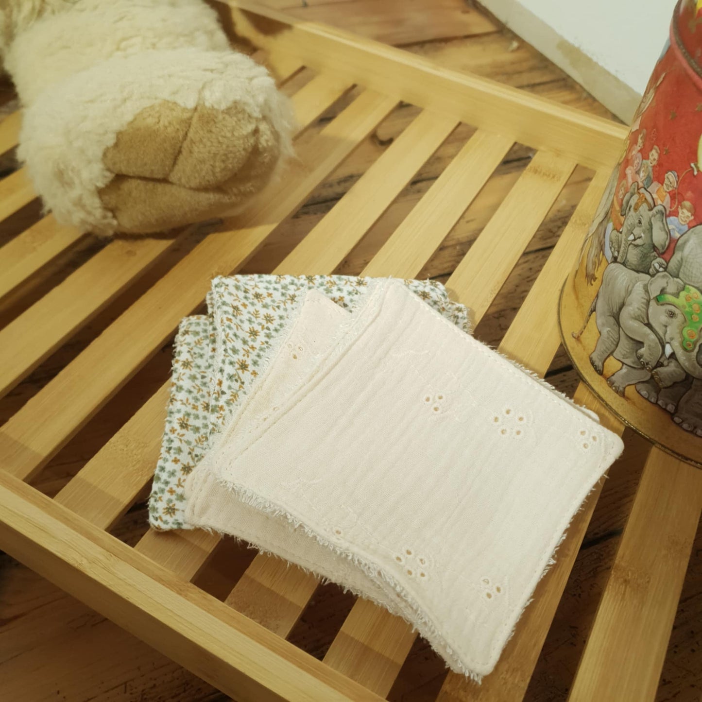 Petit panier et lingettes