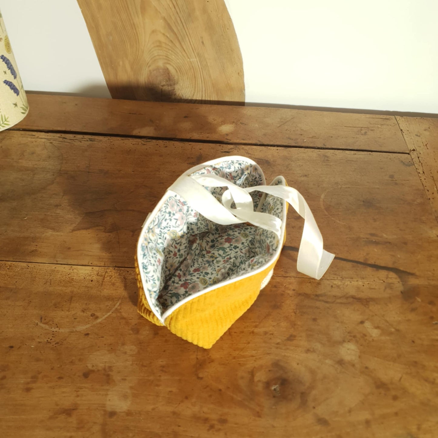 Trousse jaune ruban