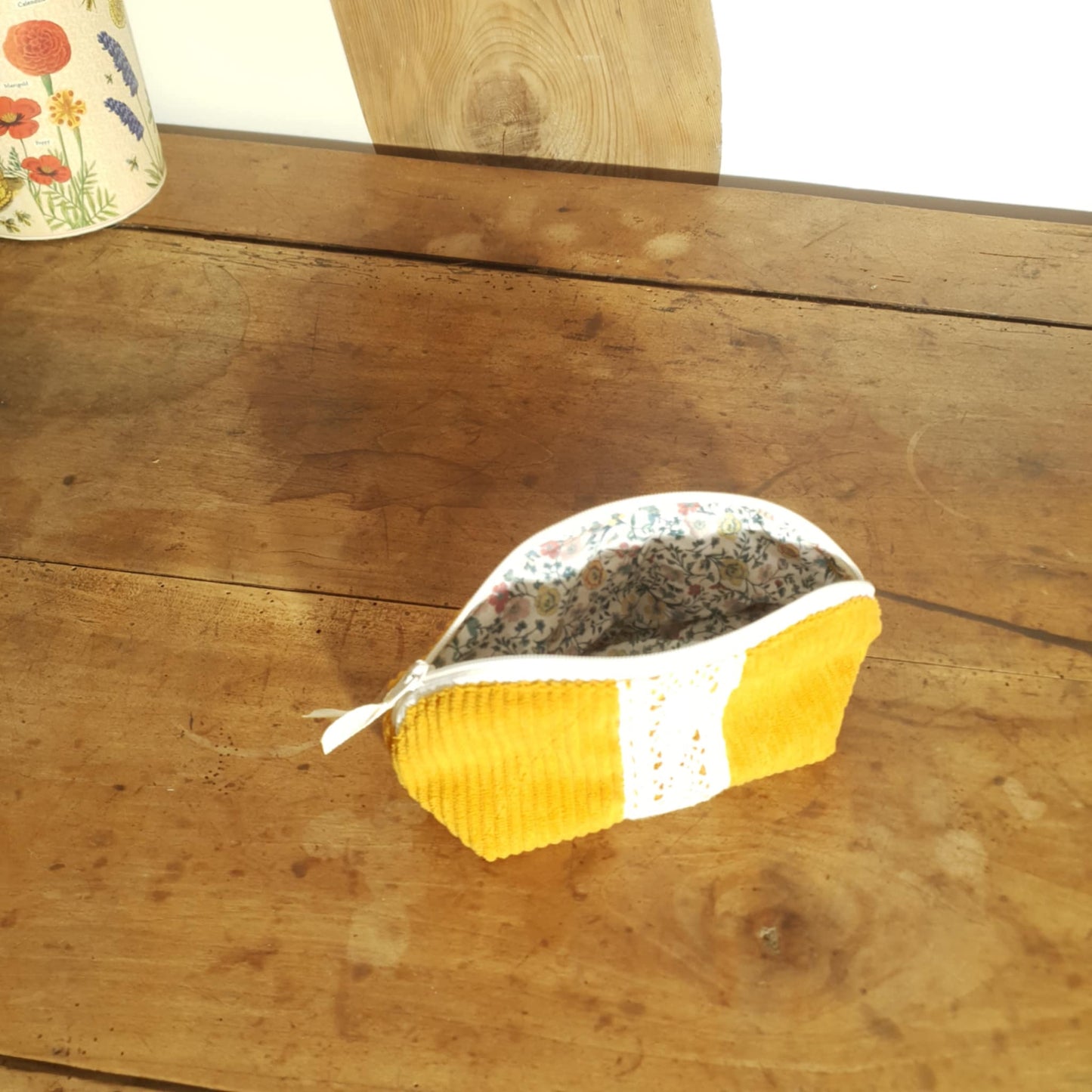 Trousse jaune zip