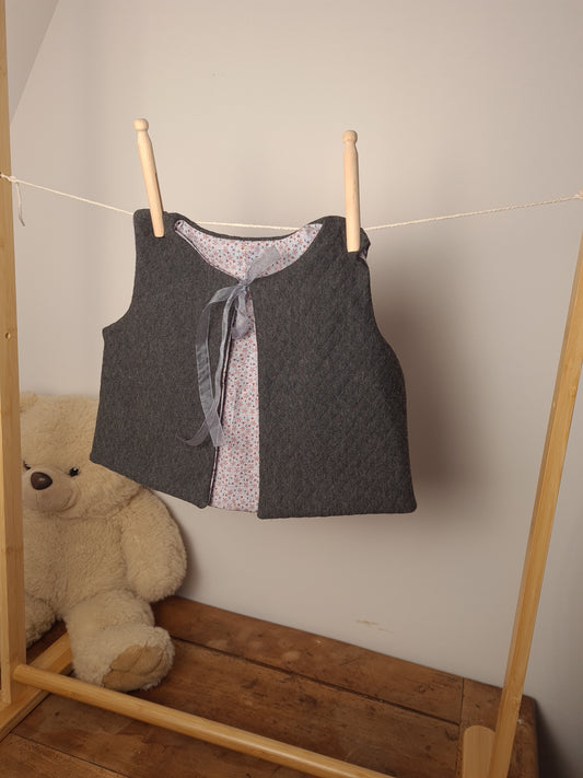 Gilet bébé Brandon fait main- Tissu personnalisé