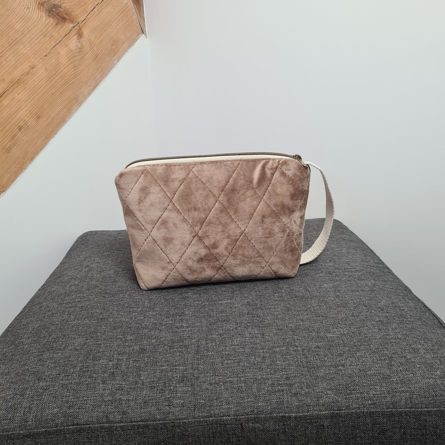 Barton – Trousse matelassée en velours ou enduit