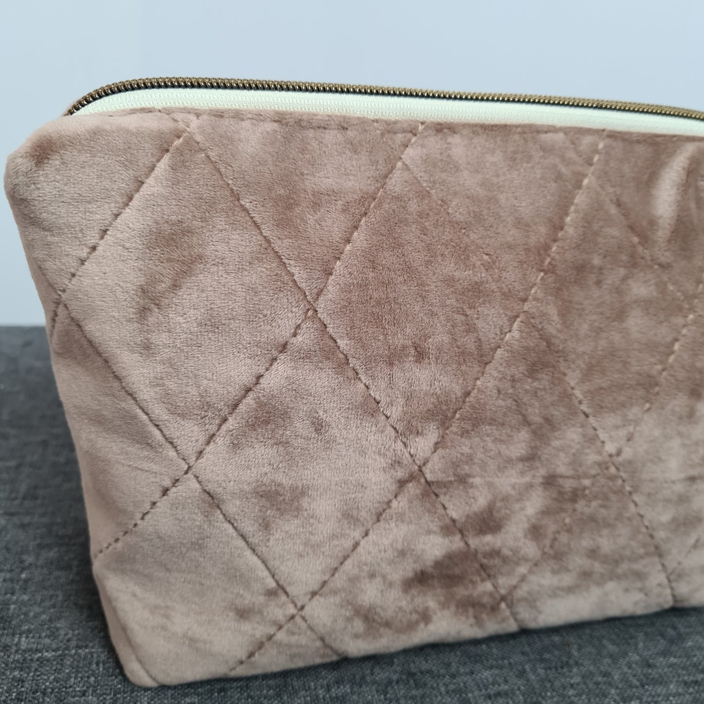 Barton – Trousse matelassée en velours ou enduit