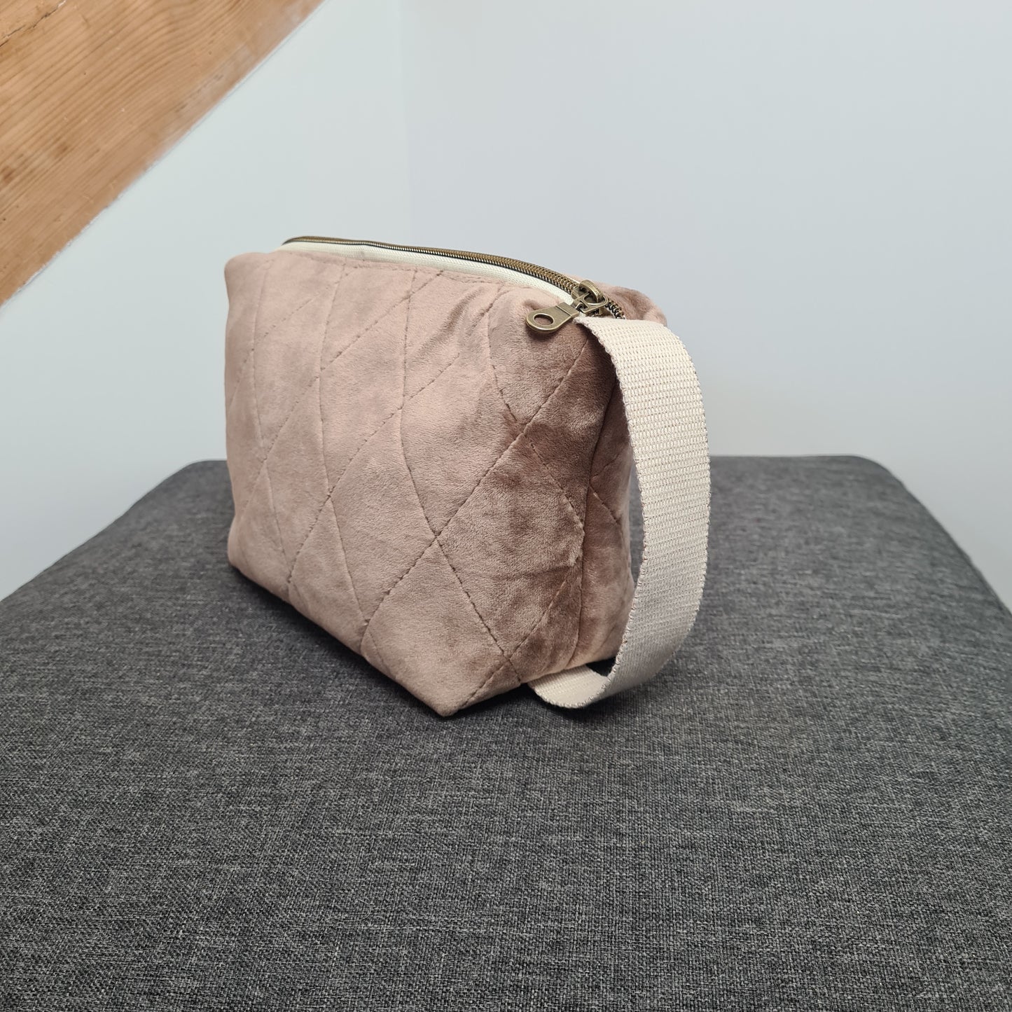 Barton – Trousse matelassée en velours ou enduit