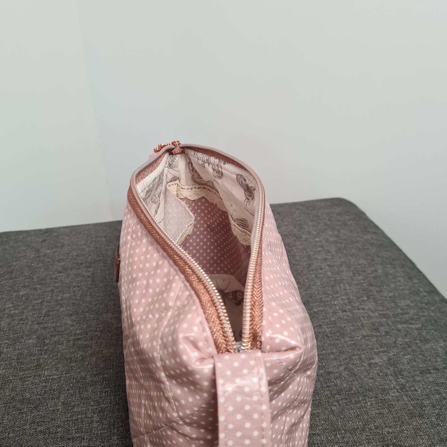 Barton – Trousse matelassée en velours ou enduit