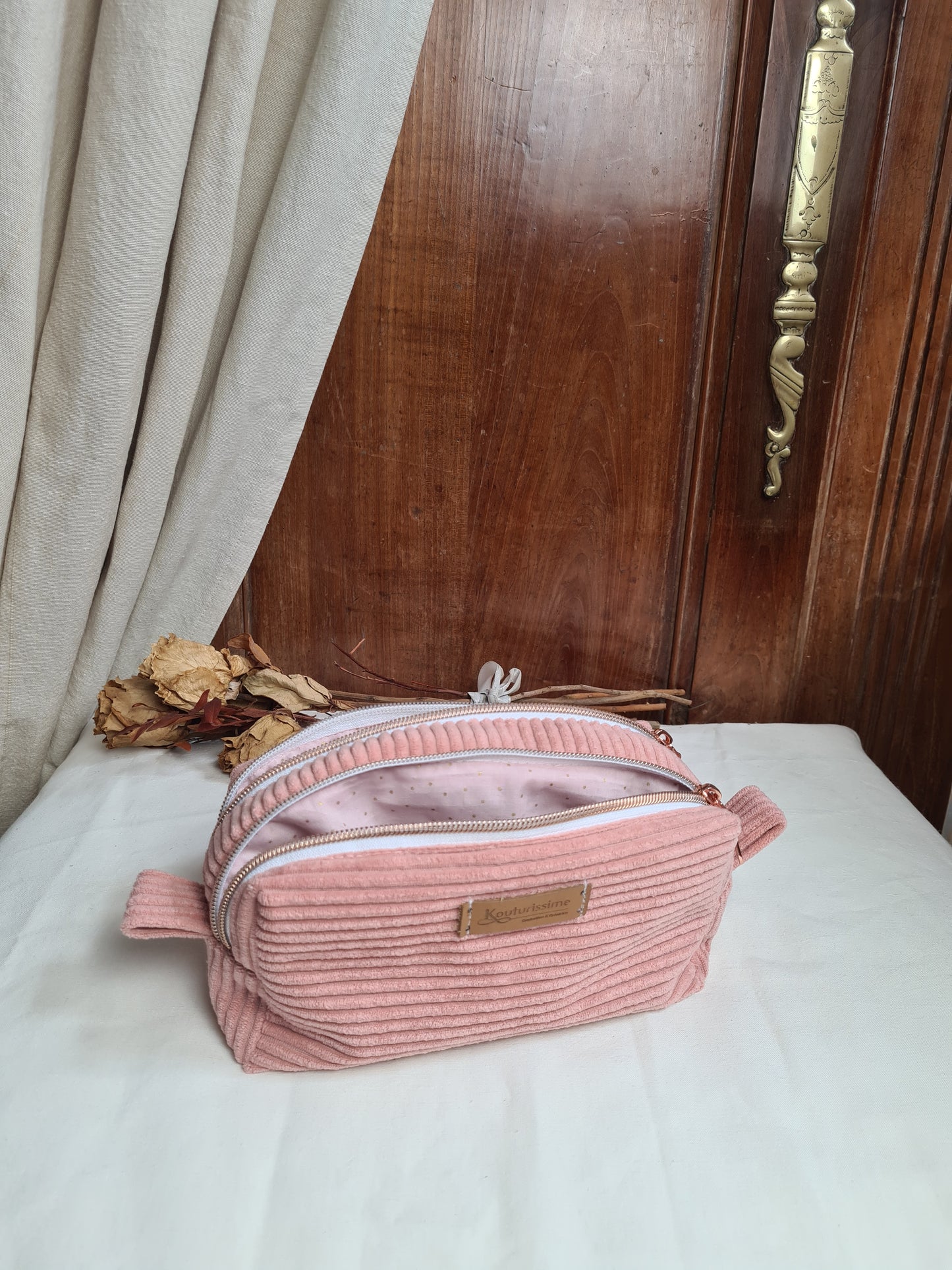 Trousse Betty ouverte avec ses deux compartiments doublés