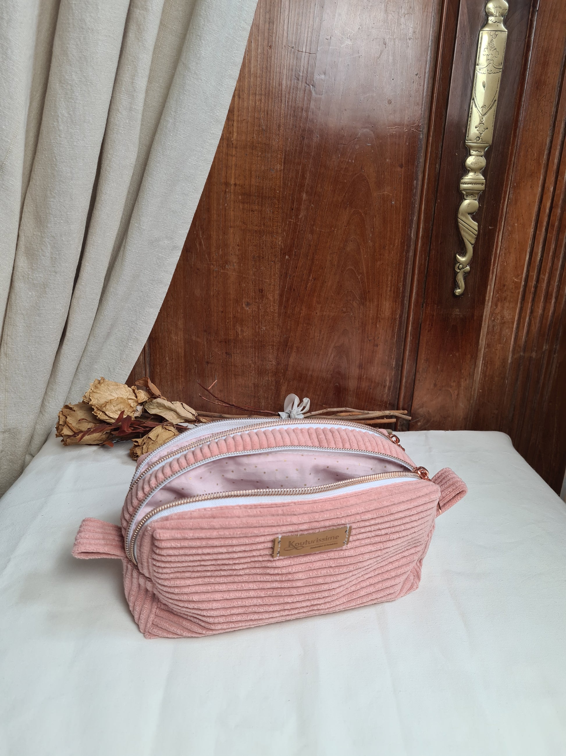 Trousse Betty ouverte avec ses deux compartiments doublés