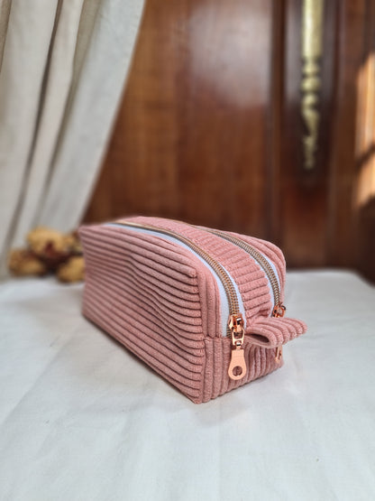 Détail des deux compartiments zippés de la trousse Betty