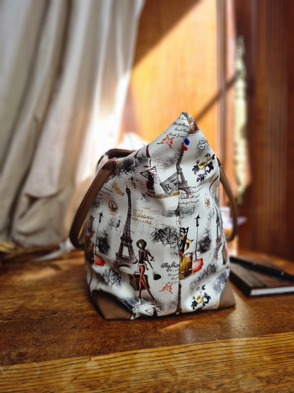 Sac cabas week-end Rebecca en simili cuir et tissu imprimé, vue de coté
