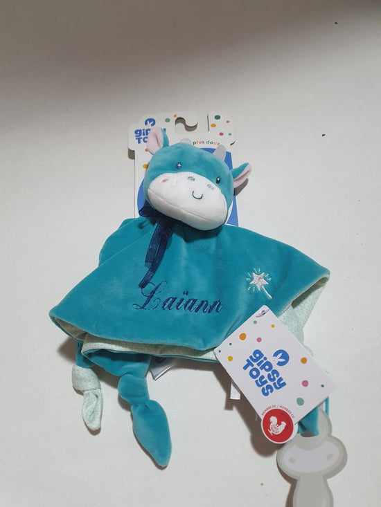 Doudou enfant personnalisé avec un prénom brodé à l’atelier