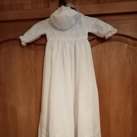 Robe de baptême blanche confectionnée sur mesure